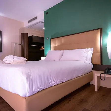 Hotell Mh 4*